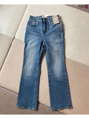 Madewell Curvy Kick Out Crop Jeans in Oneida Wash
